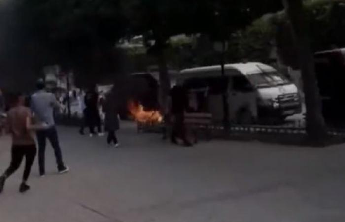 Un bărbat a murit după ce s-a autoincendiat în centrul oraşului Tunis