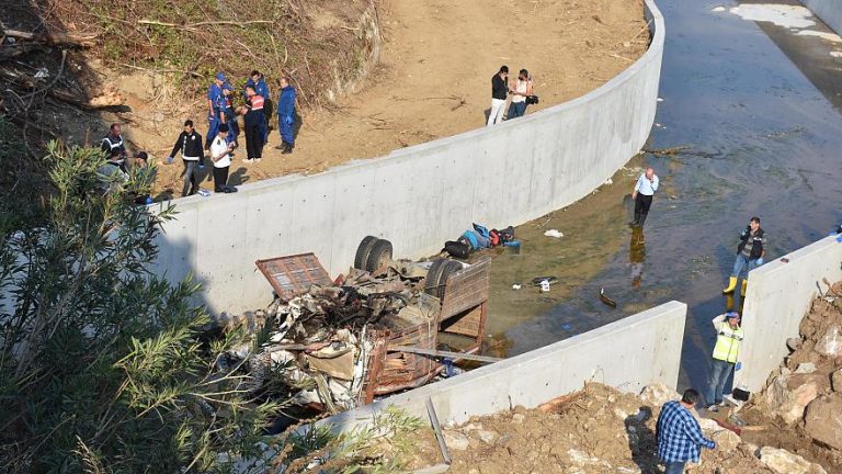 Turcia: Bilanţul accidentului care a implicat un camion cu migranţi a crescut la 19 morţi