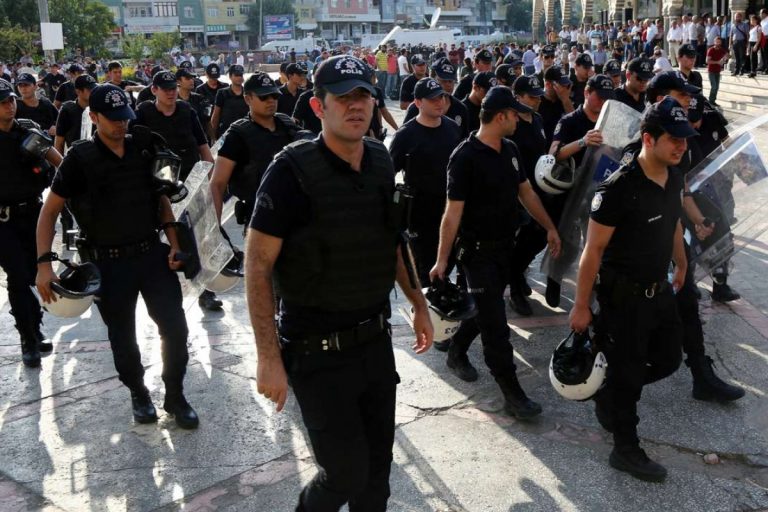 Cel puțin 126 de persoane au fost arestate în zonele kurde din Turcia înainte de alegerile prezidențiale