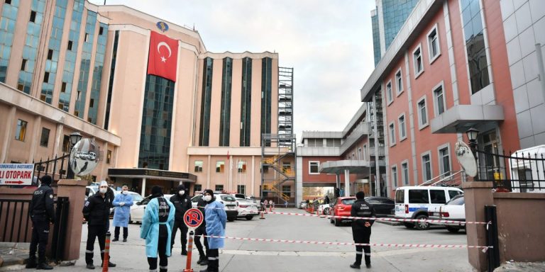 Bilanţul deceselor după incendiul de la din Turcia a urcat la 10