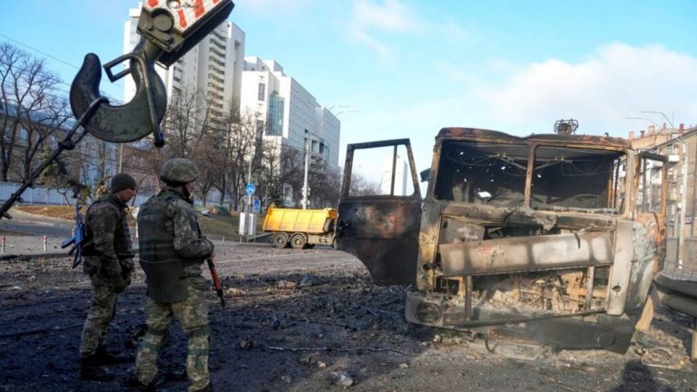 Experţii americani analizează invazia rusă în Ucraina: ‘Un dezastru militar!’