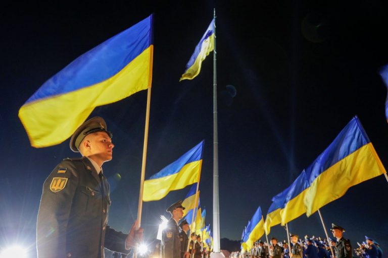 Ucraina se pregăteşte să declare starea de urgenţă