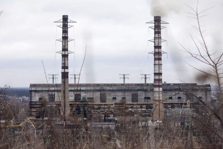 Rusia a atacat încă o termocentrală în Ucraina, în zona oraşului Sumî