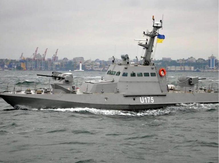 Ucraina nu se lasă intimidată: Va trimite din nou nave militare în Marea Azov