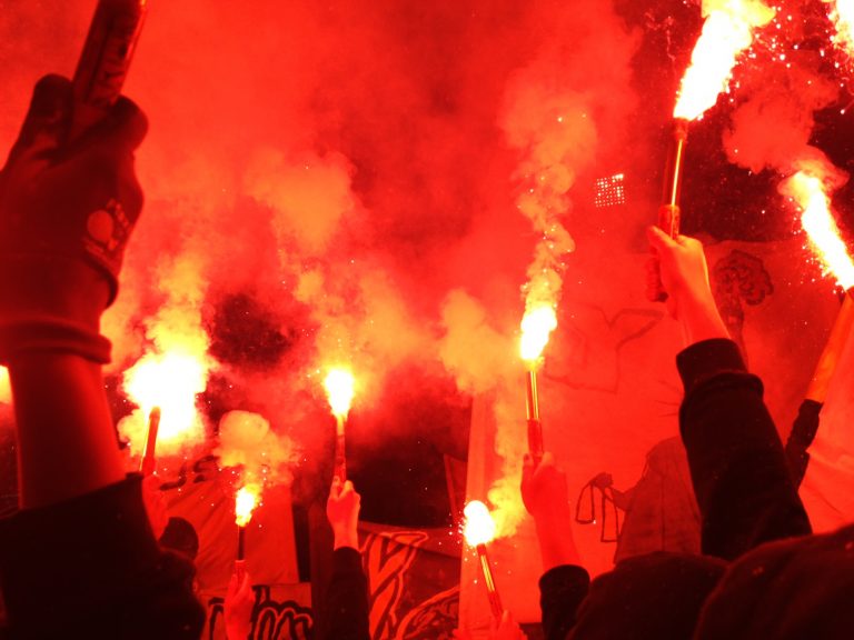 Oficiali ai cluburilor germane atenționează cu privire la amploarea fenomenului ‘ultras’