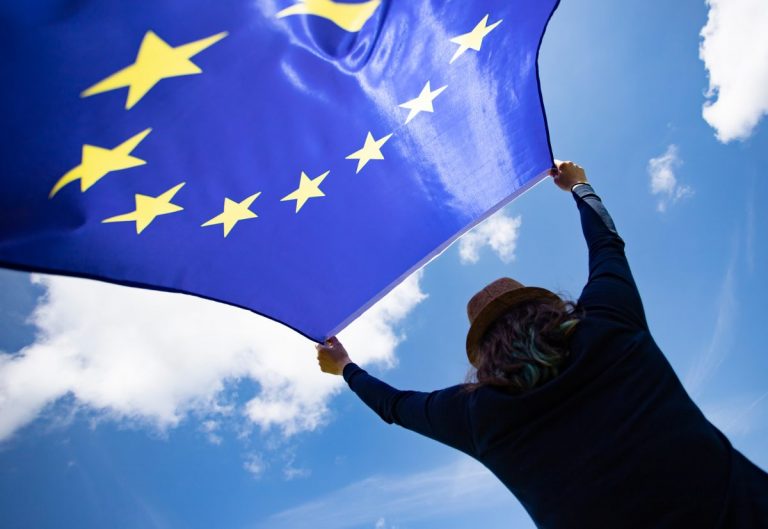 Comisia Europeană: Lipsa drapelului UE de la Eurovision a fost o greșeală regretabilă