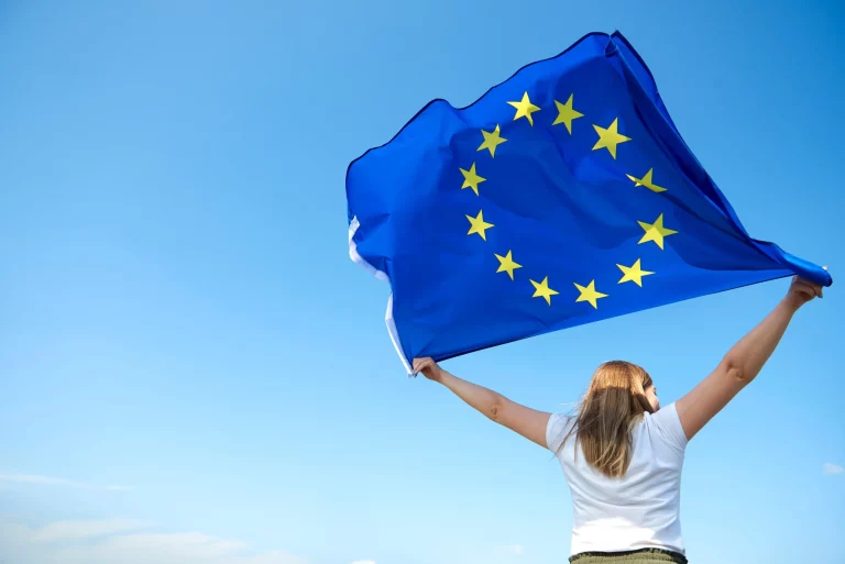 Statele UE cer politici de reglementare a activităţii ‘influencerilor’