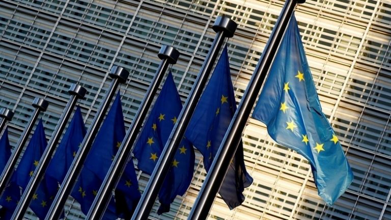 UE se pregăteşte să relaxeze normele privind capitalul băncilor