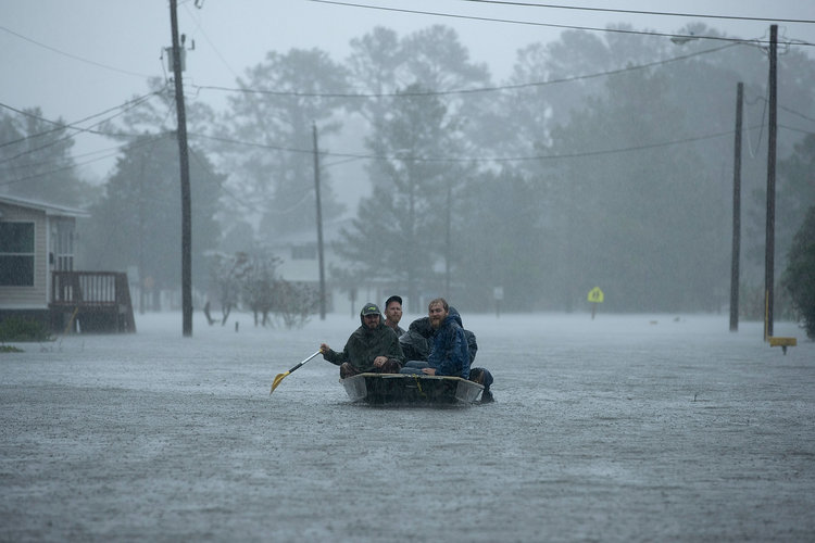 Uraganul Florence a deversat “cantităţi monumentale” de precipitaţii  în Carolina de Nord