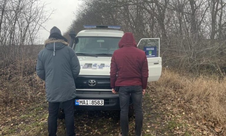 Doi ucraineni, prinși cu drona în timp ce se deplasau ilegal în Moldova