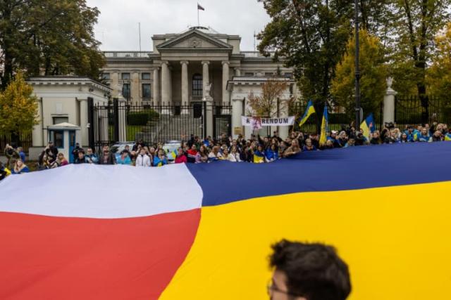 Referendum fictiv privind anexarea ambasadei Rusiei la Varşovia
