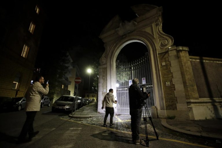 Rămășițe umane descoperite la Ambasada Vaticanului din Italia ar putea rezolva un mister de 35 de ani