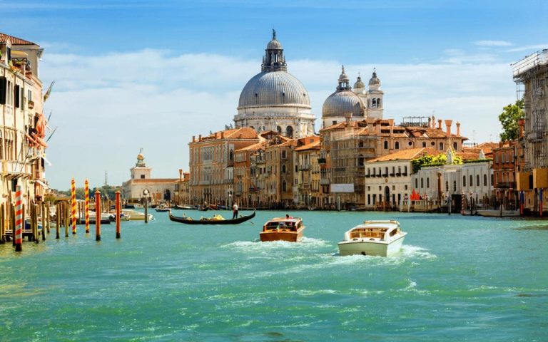Turiştii vor plăti o taxă pentru a intra în Veneţia