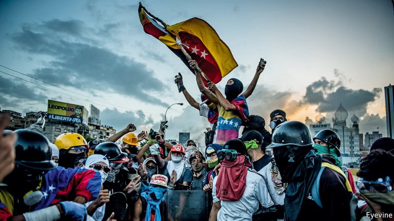 Rusia denunţă o ingerinţă externă în Venezuela: Este o cale directă spre arbitrar şi o baie de sânge(MAE rus)