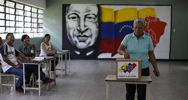 Venezuela: Alegeri prezidențiale boicotate de opoziţie. Maduro şi Falcon, la egalitate în sondaje