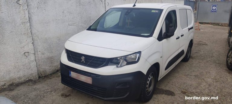 Un moldovean a vrut să treaca vama, dar mașina cu numere belgiene era căutată de INTERPOL
