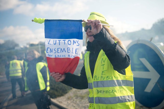 Poliţia franceză interzice un protest al ‘vestelor galbene’ programat la Paris în weekend