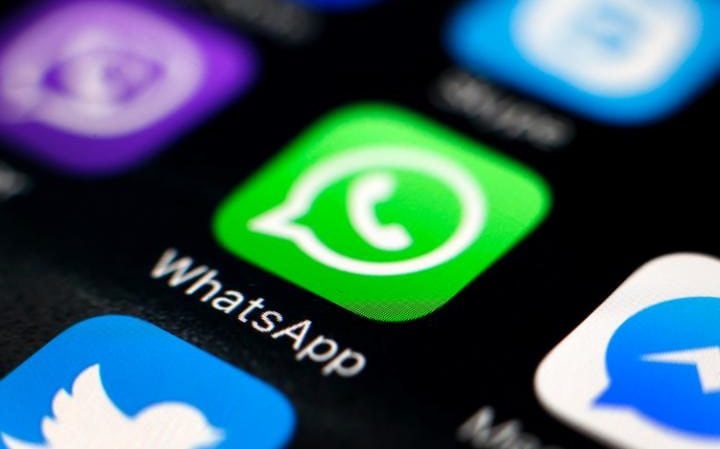 China interzice WhatsApp și Threads