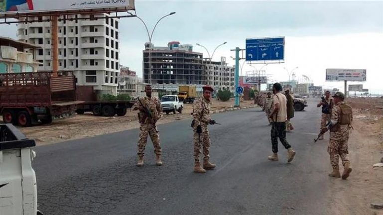 Atac sinucigaş cu bombă în portul Aden din Yemen; șase morți