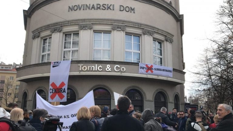 Sute de jurnalişti croaţi au manifestat la Zagreb împotriva cenzurii