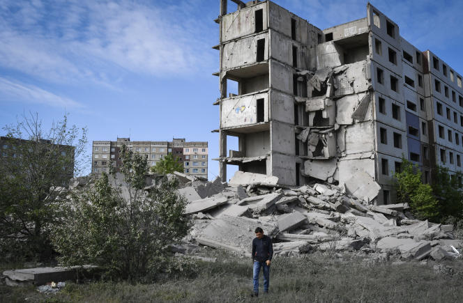 Armata rusă continuă bombardarea regiunii Doneţk din estul Ucrainei